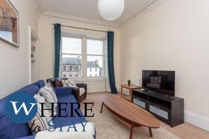 Delightful 2 bedroom apartment in Leith - image 6