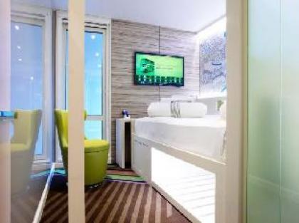 Hub by Premier Inn Edinburgh City Centre Rose Street - image 17