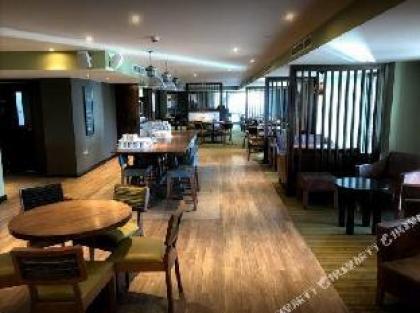 Premier Inn Edinburgh City Centre (York Place/St James Quarter) hotel - image 3