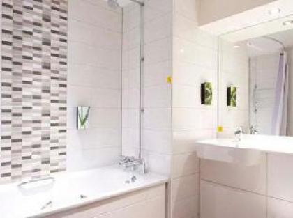 Premier Inn Edinburgh City Centre (York Place/St James Quarter) hotel - image 7