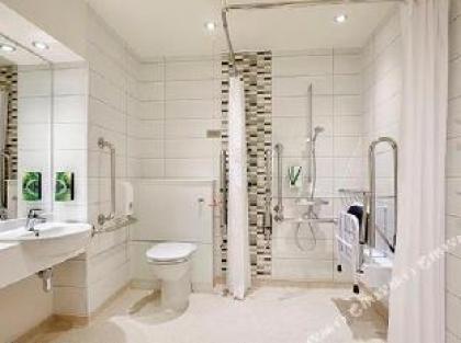 Premier Inn Edinburgh City Centre (York Place/St James Quarter) hotel - image 8