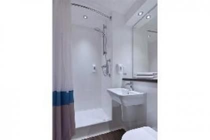 Travelodge Edinburgh Park - image 10
