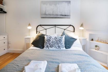 Meadowbank Residence 3bed free parking - image 11
