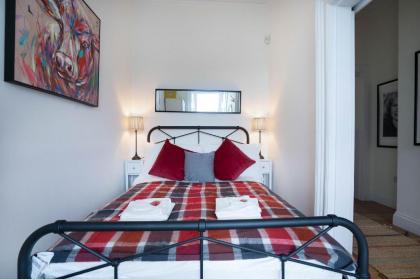 Meadowbank Residence 3bed free parking - image 19