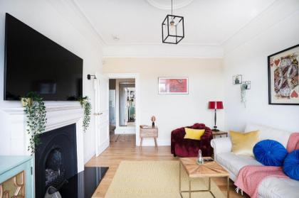 Meadowbank Residence 3bed free parking - image 2