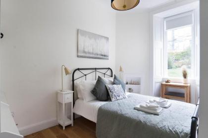 Meadowbank Residence 3bed free parking - image 5
