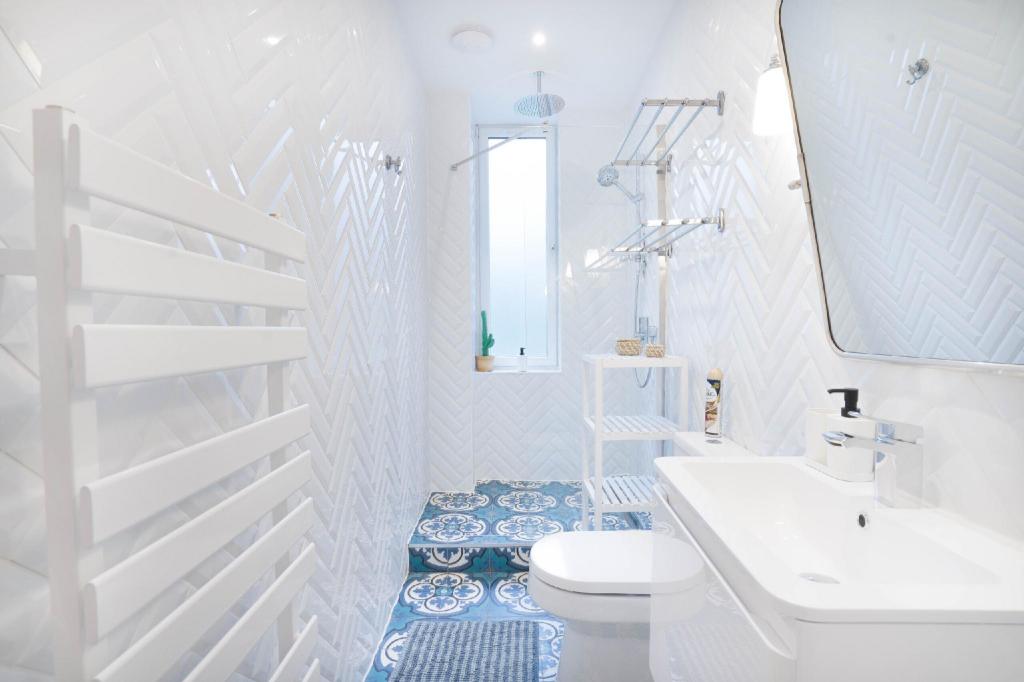Meadowbank Residence 3bed free parking - image 6