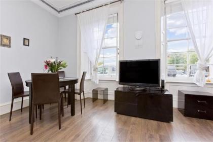 1 Bedrooms Flat in Central Edinburgh Haymarket Heart of Edinburgh Flat Sleeps 4  - image 12