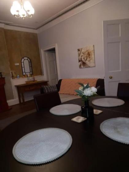 1 Bedrooms Flat in Central Edinburgh Haymarket Heart of Edinburgh Flat Sleeps 4  - image 15
