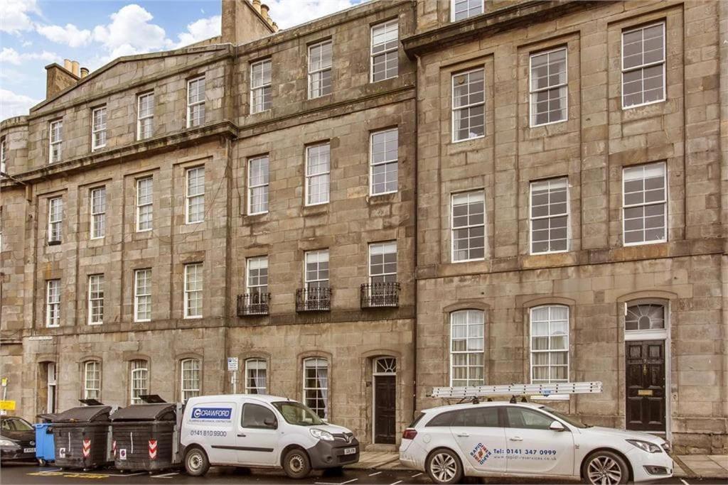 1 Bedrooms Flat in Central Edinburgh Haymarket Heart of Edinburgh Flat Sleeps 4  - image 4