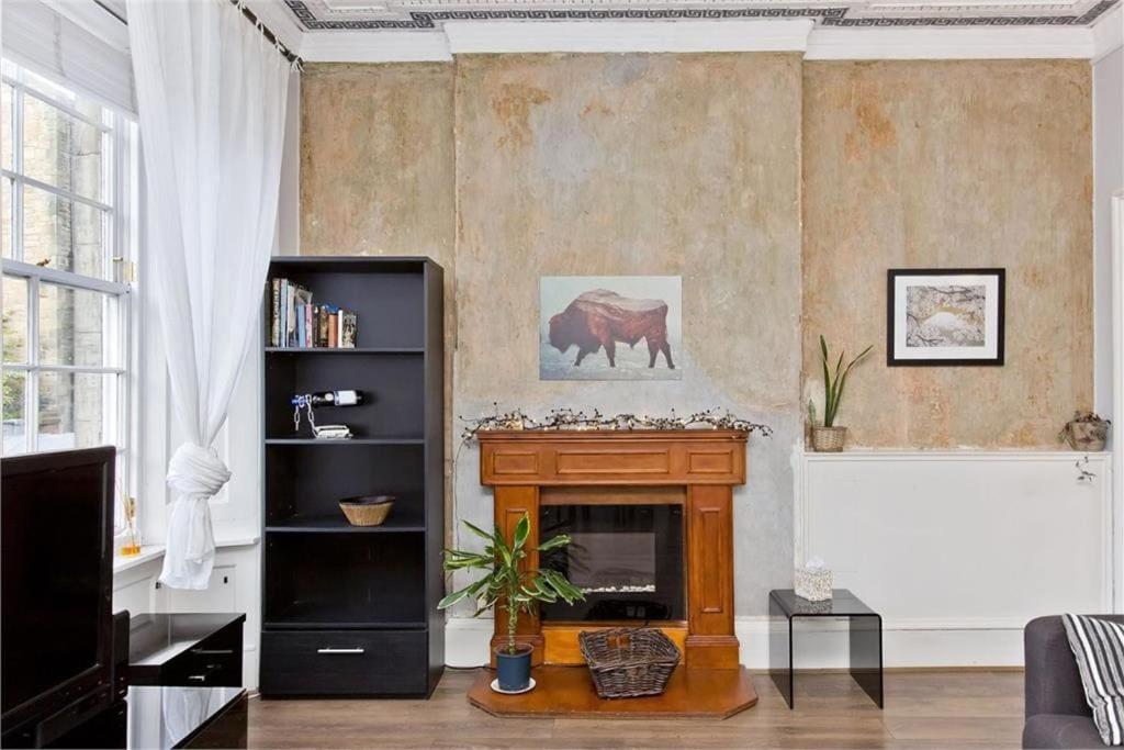 1 Bedrooms Flat in Central Edinburgh Haymarket Heart of Edinburgh Flat Sleeps 4  - image 5