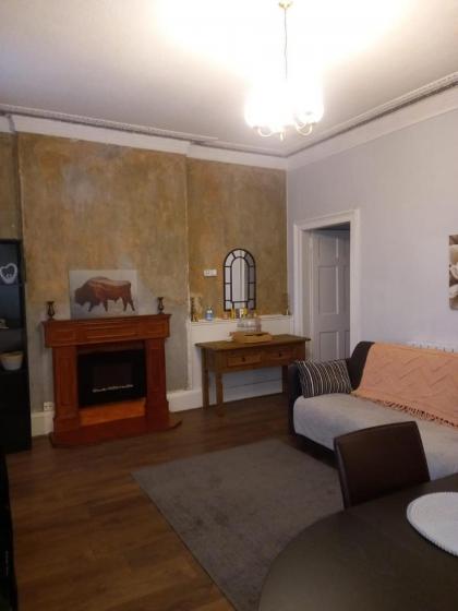 1 Bedrooms Flat in Central Edinburgh Haymarket Heart of Edinburgh Flat Sleeps 4  - image 6