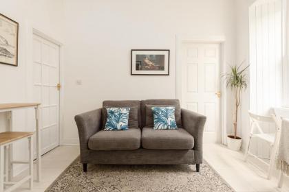 The Tollcross Apartment - Modern & Bright 1BR - image 10