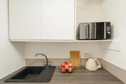 The Tollcross Apartment - Modern & Bright 1BR - image 3