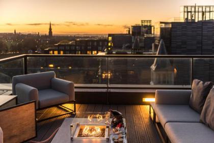 Quartermile serviced apartments - image 11