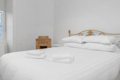 GuestReady - Serenity Flat near St James Centre - image 14
