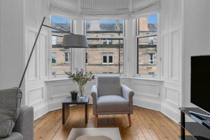 GuestReady - Serenity Flat near St James Centre - image 7