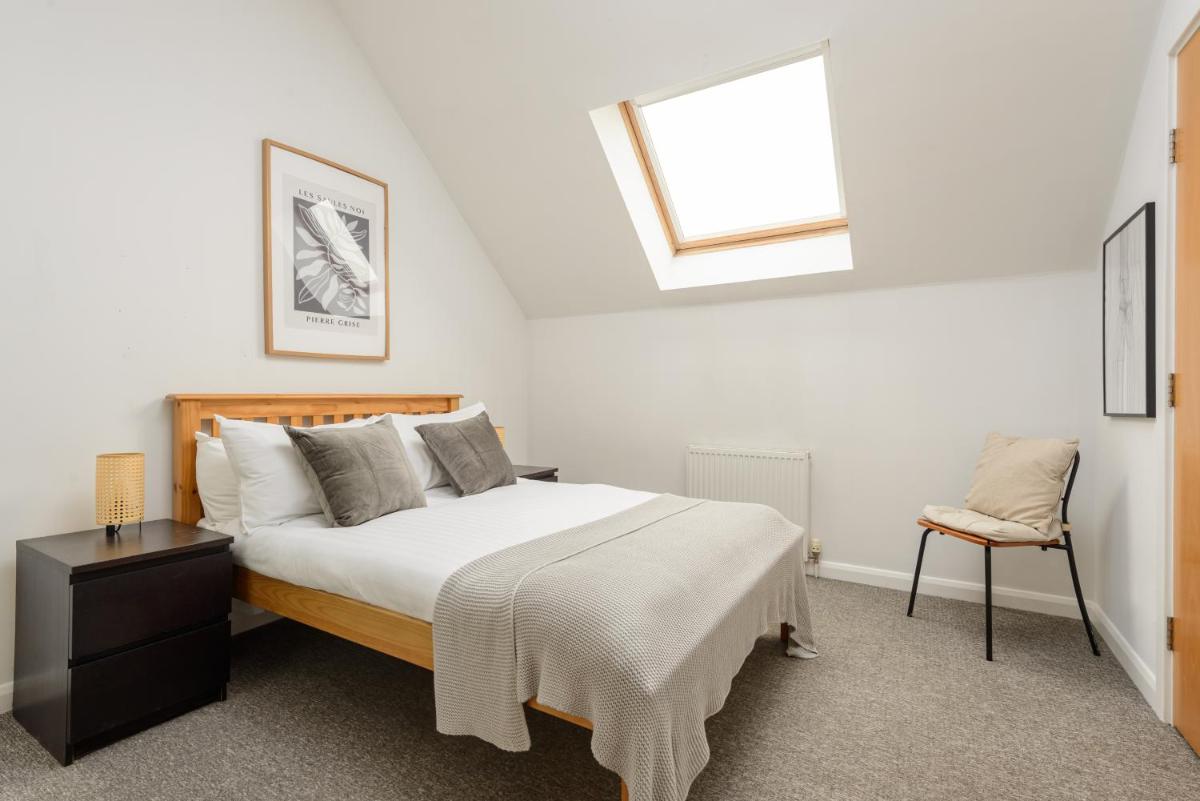 The Modern Mill Apartment - image 2