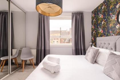 The Canongate Apartment - image 14