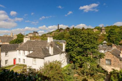 The Canongate Apartment - image 18
