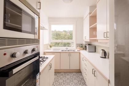 The Canongate Apartment - image 4