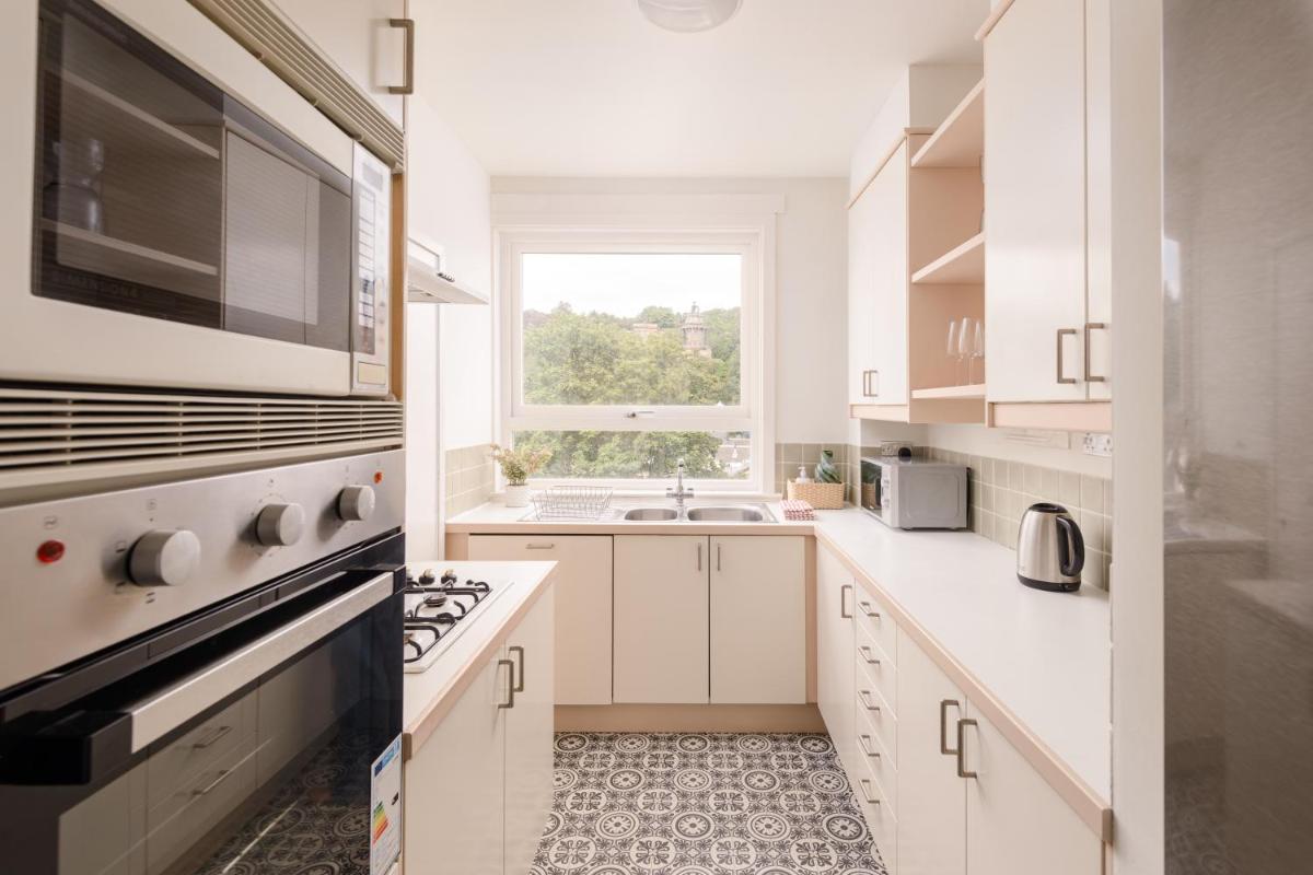 The Canongate Apartment - image 4