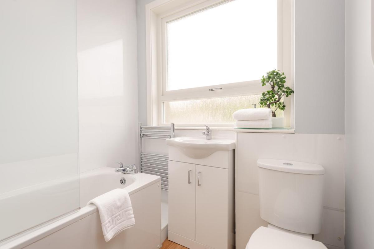 The Canongate Apartment - image 5