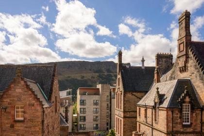 The Canongate Apartment - image 7
