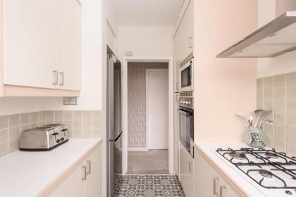 The Canongate Apartment - image 8