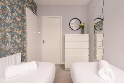 The Canongate Apartment - image 9
