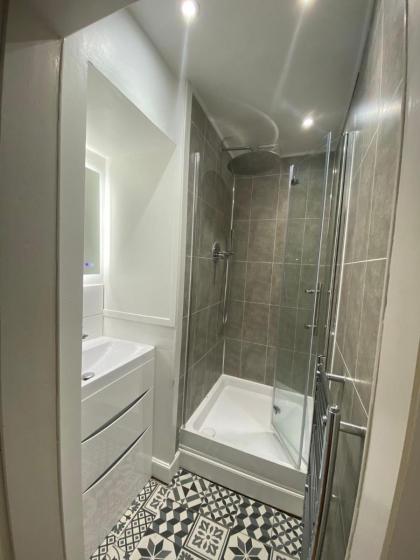 1 Bed Apartment (sleeps 4) on Leith Walk - image 13