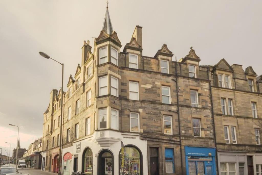 1 Bed Apartment (sleeps 4) on Leith Walk - image 4