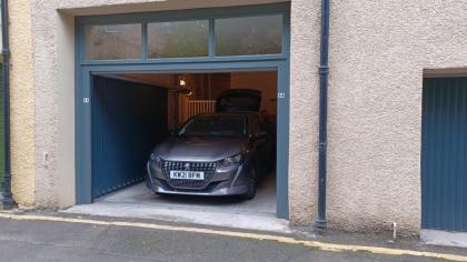 429 - New Town hide away with parking - image 28