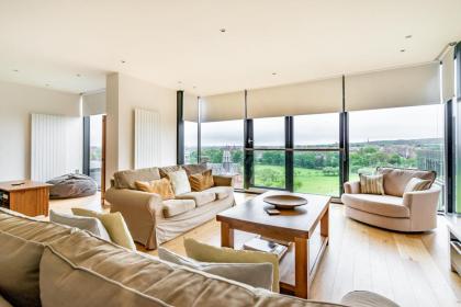 428 Beautiful Meadows apt with stunning views