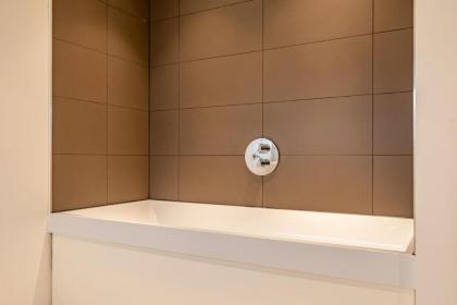 428 Beautiful Meadows apt with stunning views - image 20