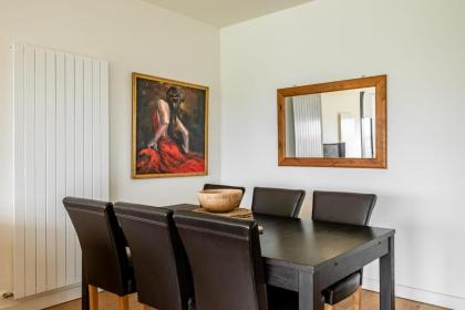 428 Beautiful Meadows apt with stunning views - image 7