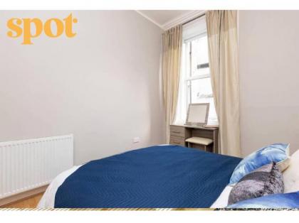 Spacious Ground Floor-2BR-2BA - image 10