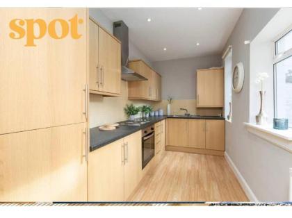 Spacious Ground Floor-2BR-2BA - image 12