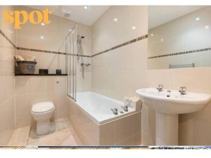Spacious Ground Floor-2BR-2BA - image 13