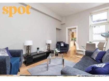 Spacious Ground Floor-2BR-2BA - image 5