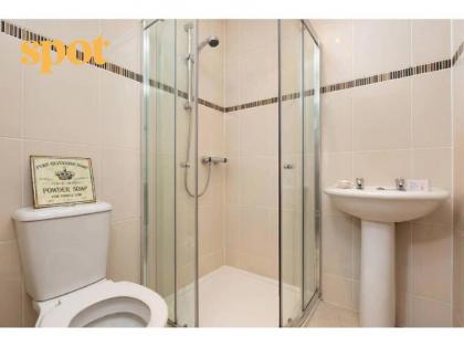 Spacious Ground Floor-2BR-2BA - image 8