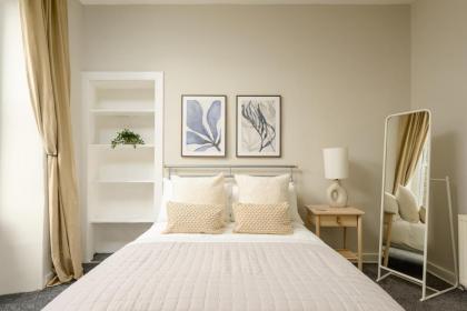 The Raeburn Residence - Stockbridge - image 10