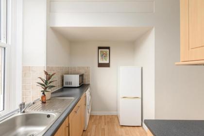 The Raeburn Residence - Stockbridge - image 3
