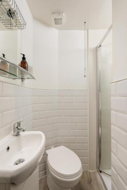 The Raeburn Residence - Stockbridge - image 7