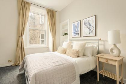 The Raeburn Residence - Stockbridge - image 8