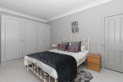 Beautiful & Bright 2BD Flat - Haymarket - image 13