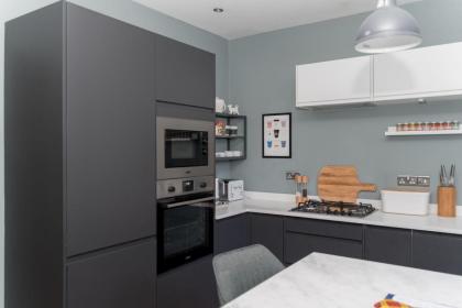 Beautiful & Bright 2BD Flat - Haymarket - image 19
