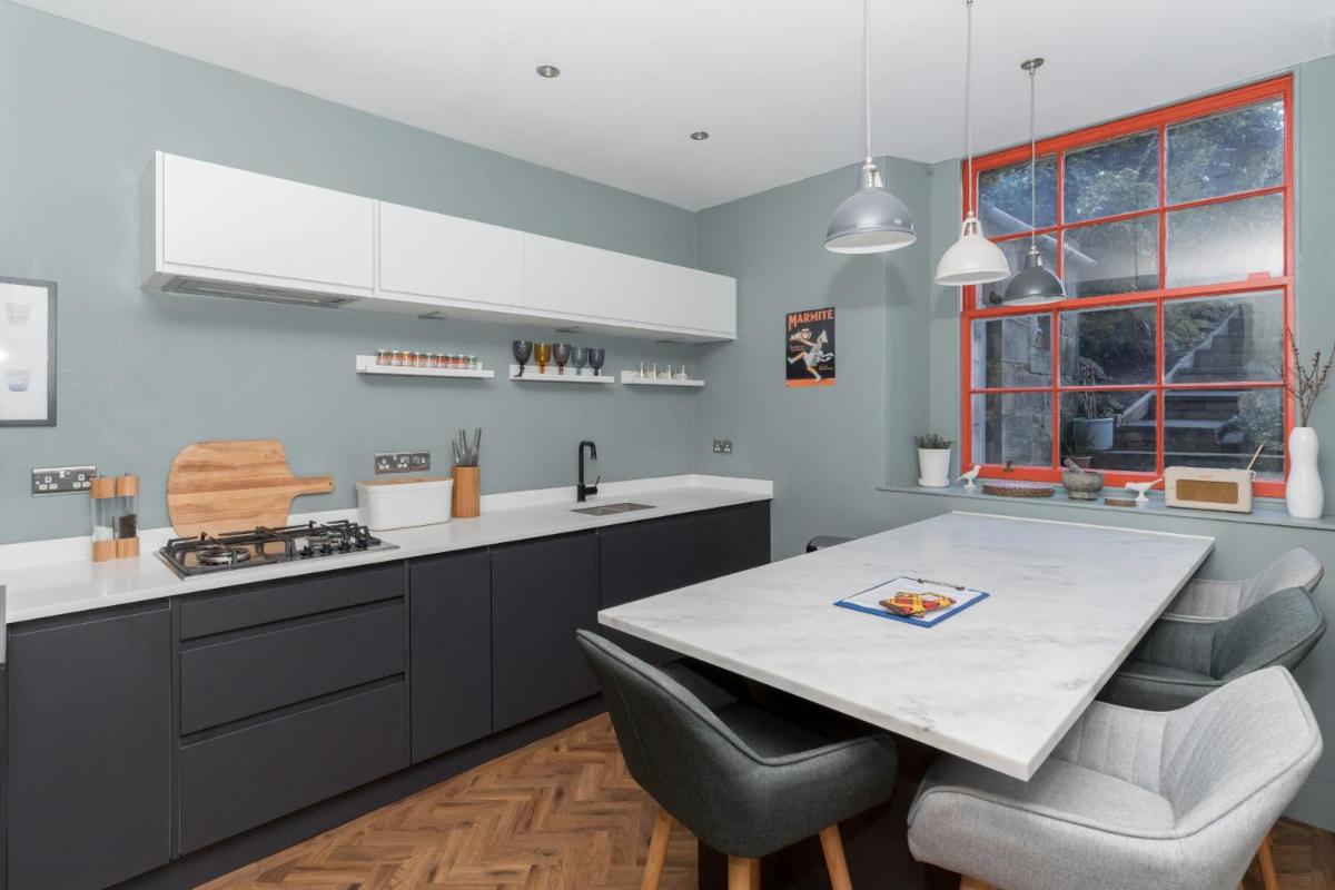 Beautiful & Bright 2BD Flat - Haymarket - image 2