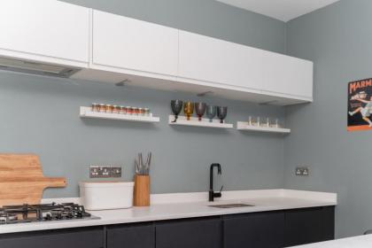 Beautiful & Bright 2BD Flat - Haymarket - image 20