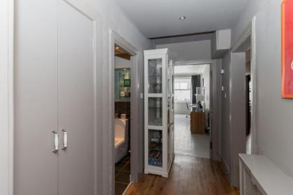 Beautiful & Bright 2BD Flat - Haymarket - image 7